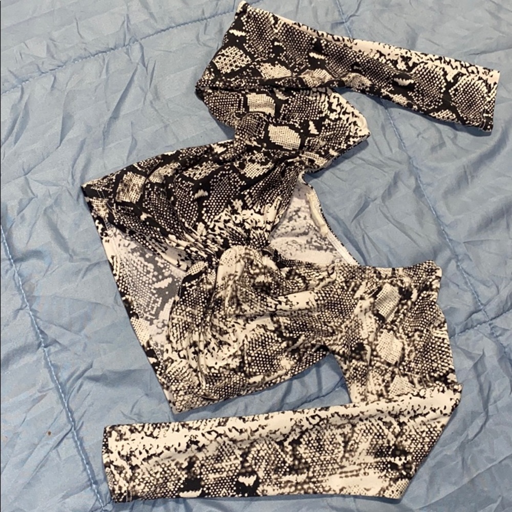 Long sleeve crop top